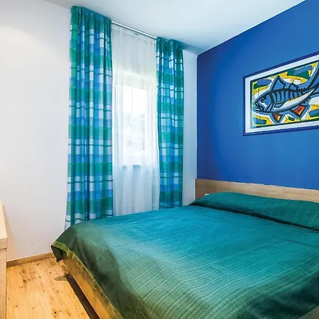 Awesome In With 2 Bedrooms, Wifi And Swimming Pool