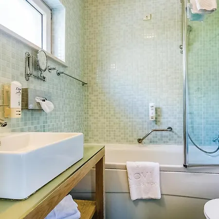 Awesome In With 2 Bedrooms, Wifi And Swimming Pool Apartman Novi Vinodolski