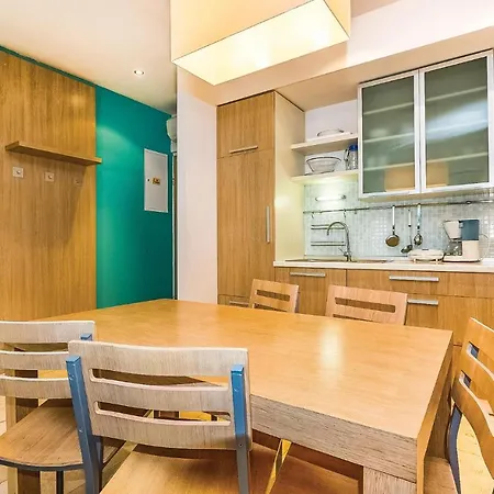 Awesome In With 2 Bedrooms, Wifi And Swimming Pool Apartman *