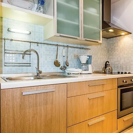 Awesome In With 2 Bedrooms, Wifi And Swimming Pool * Novi Vinodolski