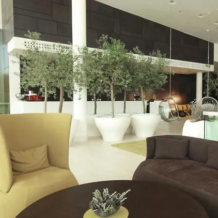 Apartman Awesome In With 2 Bedrooms, Wifi And Swimming Pool *