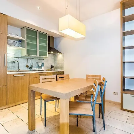 Awesome In With 2 Bedrooms, Wifi And Swimming Pool