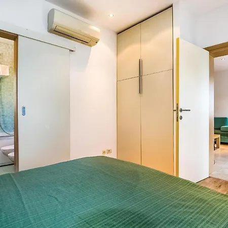 Awesome In With 2 Bedrooms, Wifi And Swimming Pool *