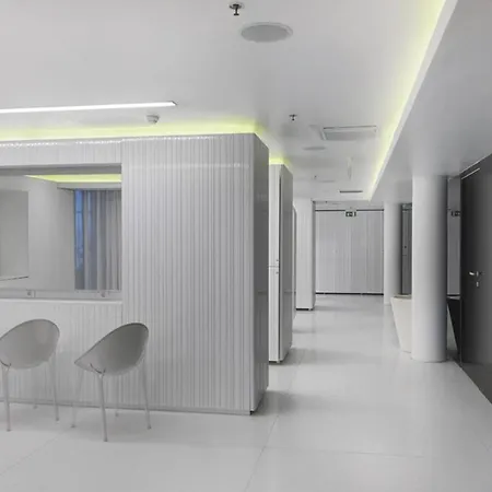 Awesome In With 2 Bedrooms, Wifi And Swimming Pool Apartman