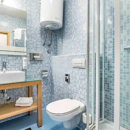 Apartman Awesome In With 2 Bedrooms, Wifi And Swimming Pool *